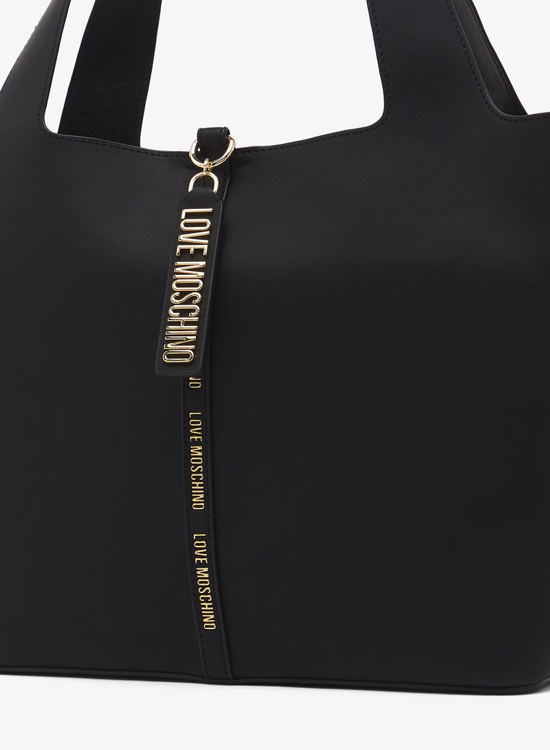 حقيبة كتف بسحاب علوي ومقبض علوي بشعار