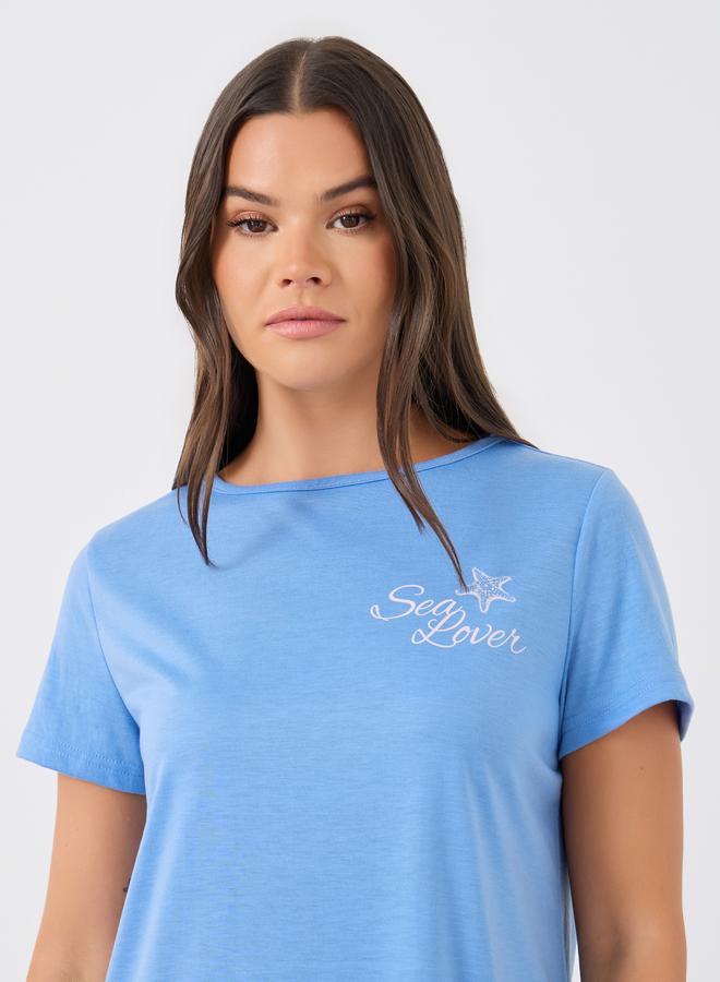 ستايلي فستان نوم قصير الأكمام بطبعة شعار ستايلي - Image 3