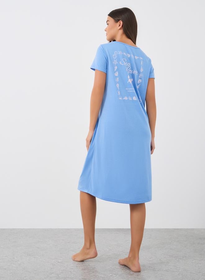 ستايلي فستان نوم قصير الأكمام بطبعة شعار ستايلي - Image 4