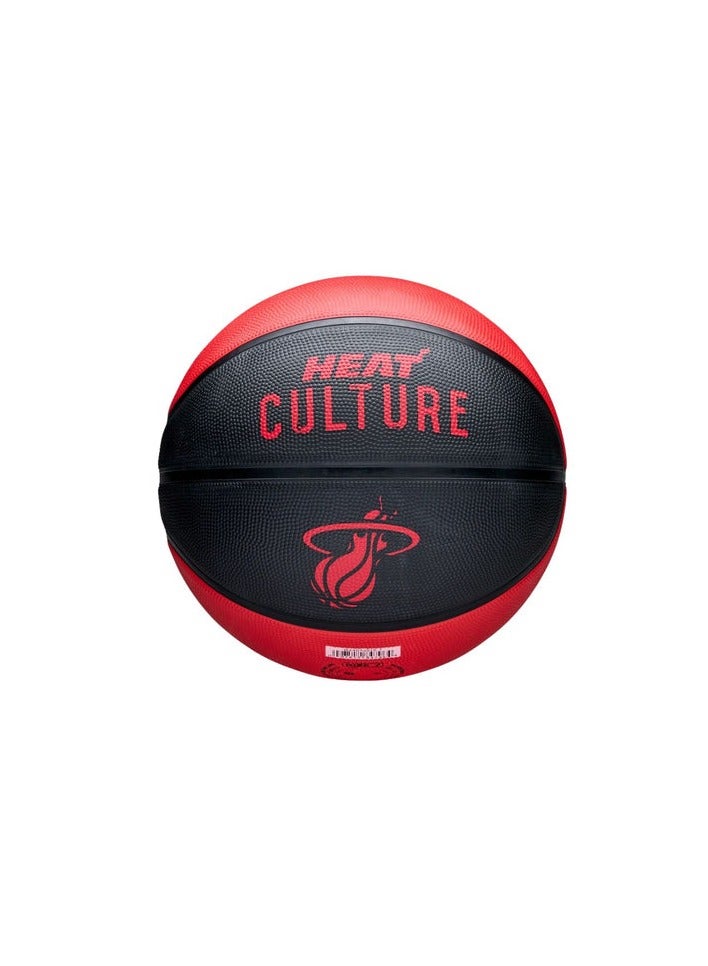 ويلسون كرة سلة NBA Team City Edition Icon Miami Heat 2024-2025 - الحجم الرسمي وقبضة ممتازة وتصميم متين للعب في الأماكن المغلقة والمفتوحة  - Image 1