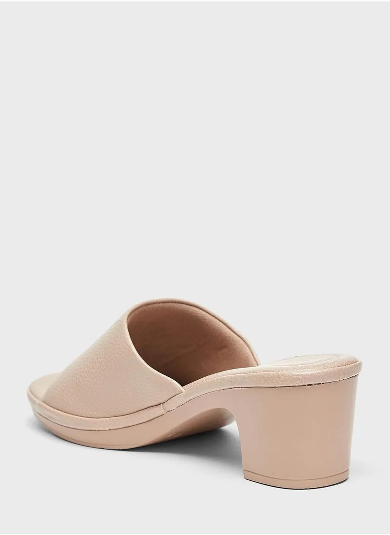شو اكسبرس One Strap Sandals