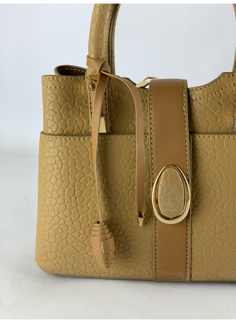 Women’s Light Brown Leather Handbag – Elegant, Practical & Spacious High-Quality Design - Image 5