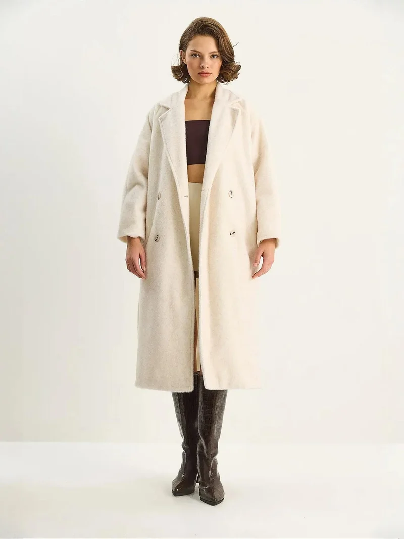 بيانكو لوتشي معطف لوكسي بقطيفة وأزرار