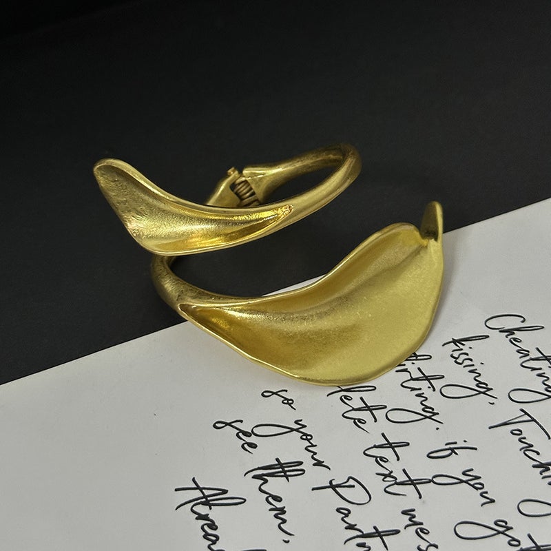 Fashionable Open ChokerGolden Leaf Bracelet Golden Leaf Bracelet 