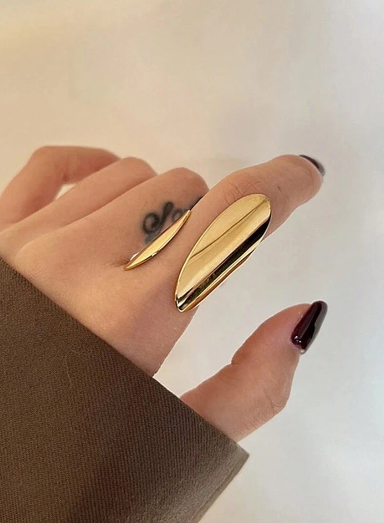 إيكوال خاتم نسائي من الاستانلس ستيل مطلي باللون الذهبي بمقاس موحد