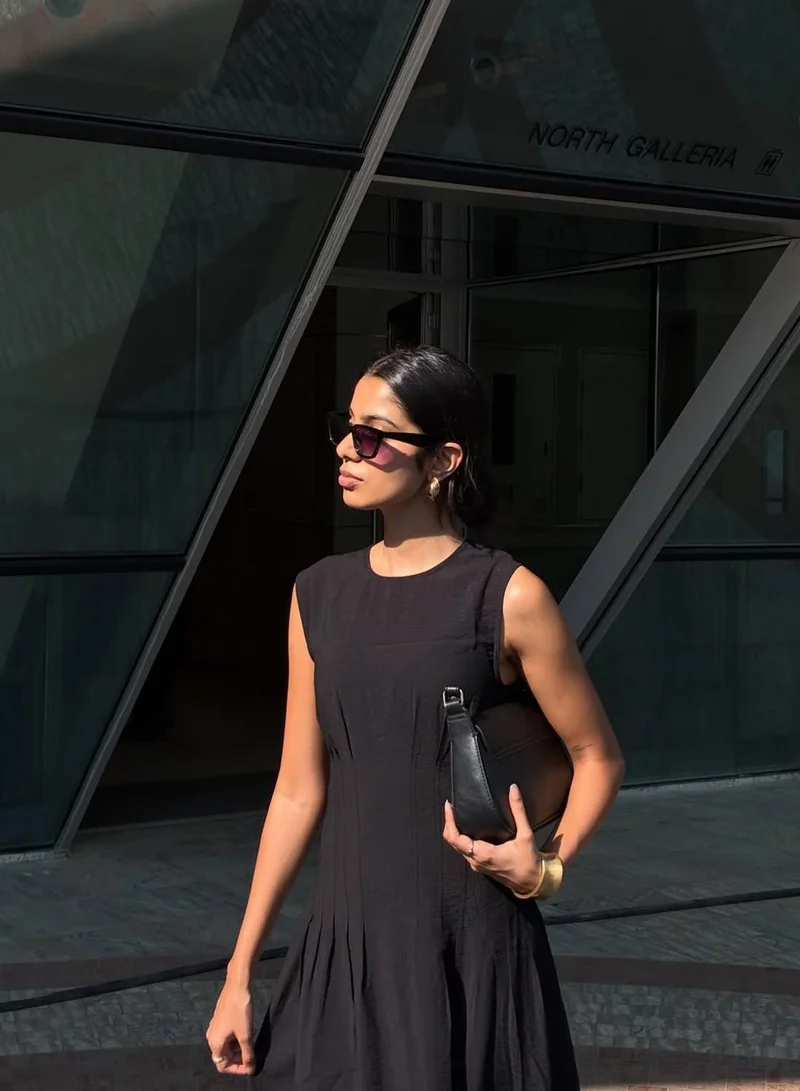 دينيس لينغو Black Viscose Blend Solid Print Midi Shift Regular Fit Dress For Women