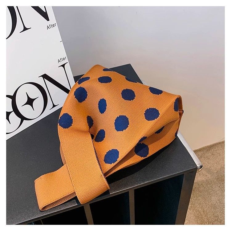 Niche Design Color Matching Wave Dot Knitted Handbag Handbag Shoulder Bag Casual Fashion Commuter All-Match Wrist Bag