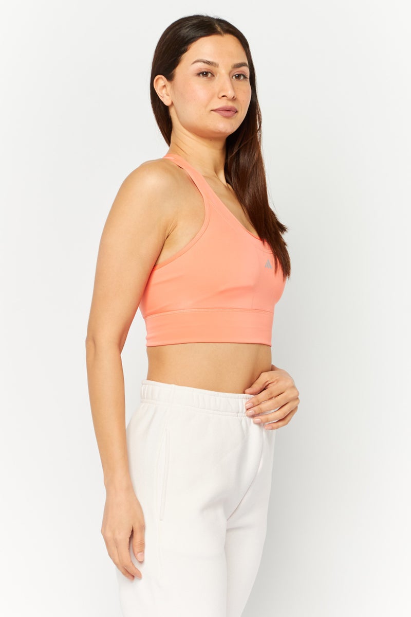 Adidas حمالة صدر رياضية مبطنة بشعار العلامة التجارية للنساء، كورال - Image 3