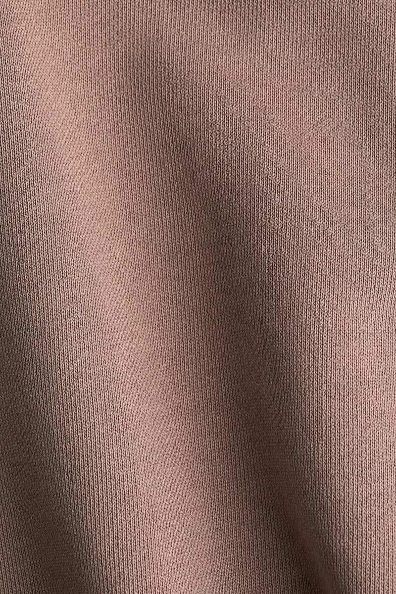 اتش اند ام سويت شيرت بتصميم مكحوت