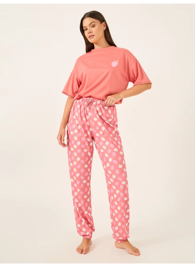 Styli Styli Unwind Graphic Print Round Neck T-Shirt and Pyjama Set