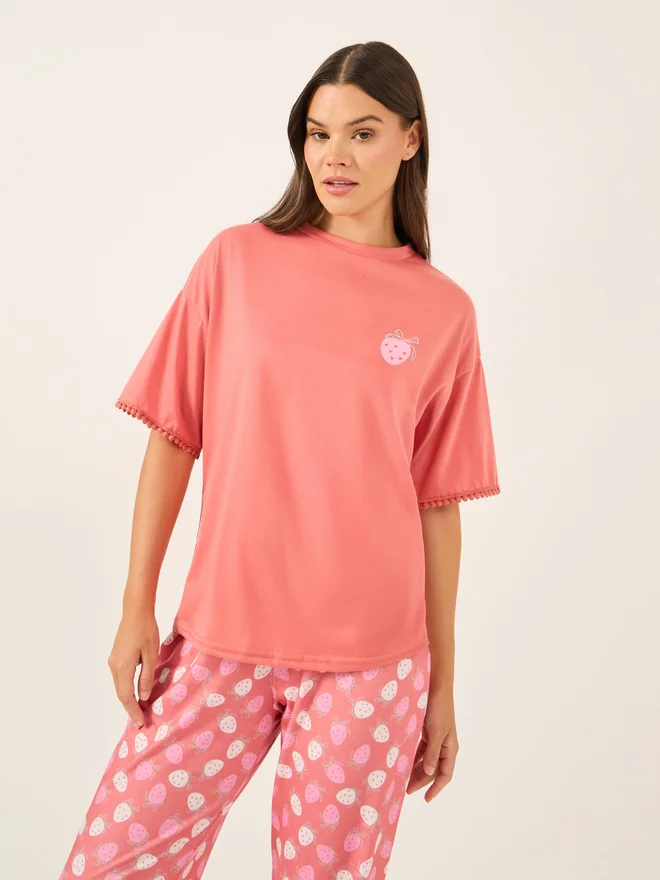 Styli Styli Unwind Graphic Print Round Neck T-Shirt and Pyjama Set