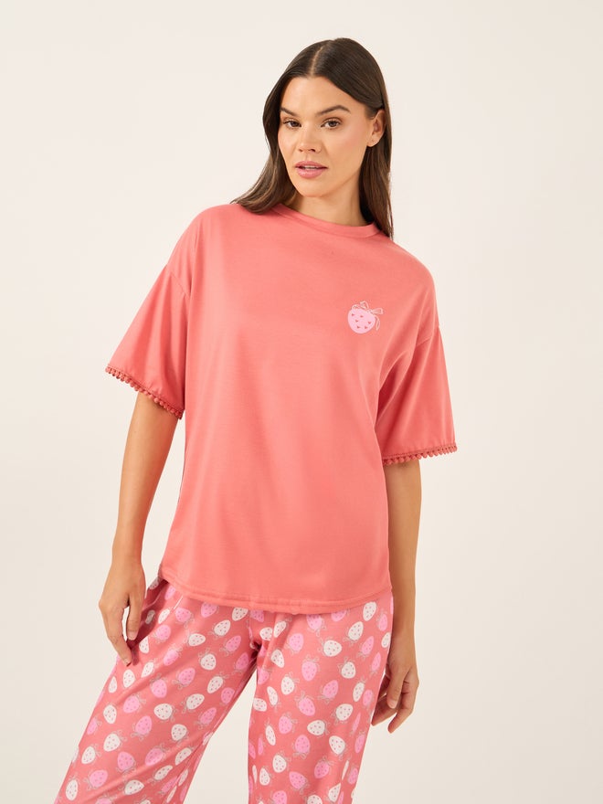 Styli Styli Unwind Graphic Print Round Neck T-Shirt and Pyjama Set  - Image 3