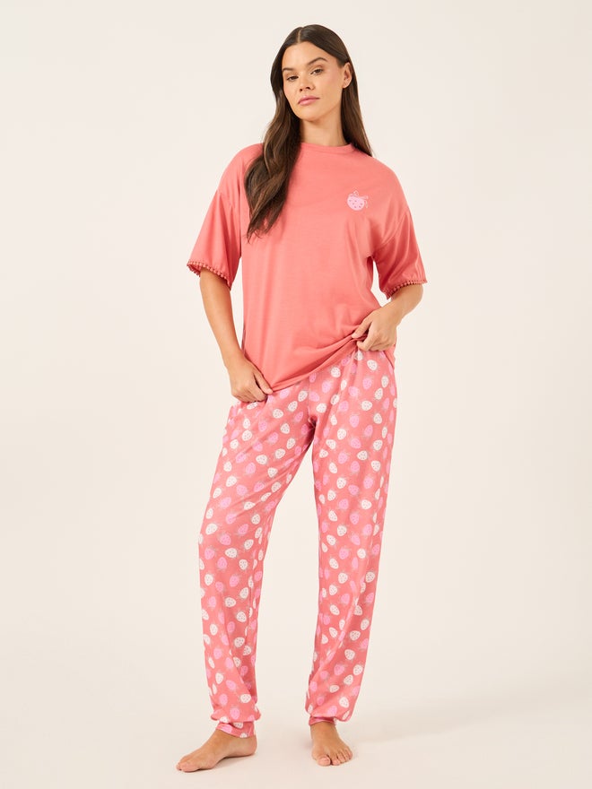 Styli Styli Unwind Graphic Print Round Neck T-Shirt and Pyjama Set  - Image 1