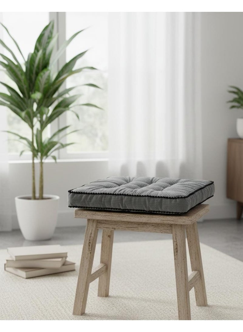 أي كي دي سي وسادة مربعة من المخمل الفاخر من ماكسيم هوم بحافة سوداء بارزة - وسادة رمادية عصرية، 40×40×7 سم - Image 2