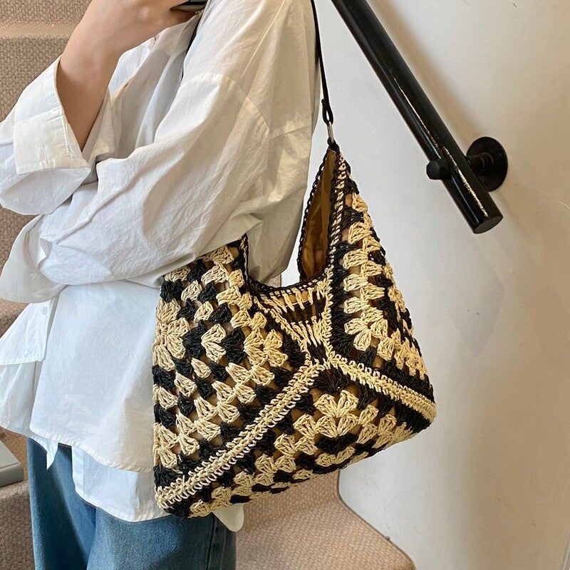Large Capacity Woven Straw Tote Bag - Image 3