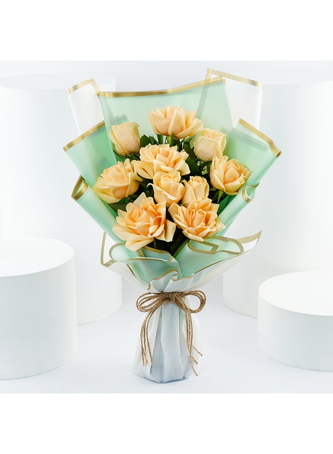 باقة 10 ورود جوري حمراء في غلاف جديد ومميز