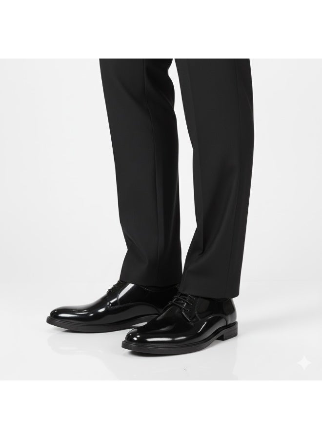 Men's classic lace-up boots with a non-slip rubber sole - Black - Image 1