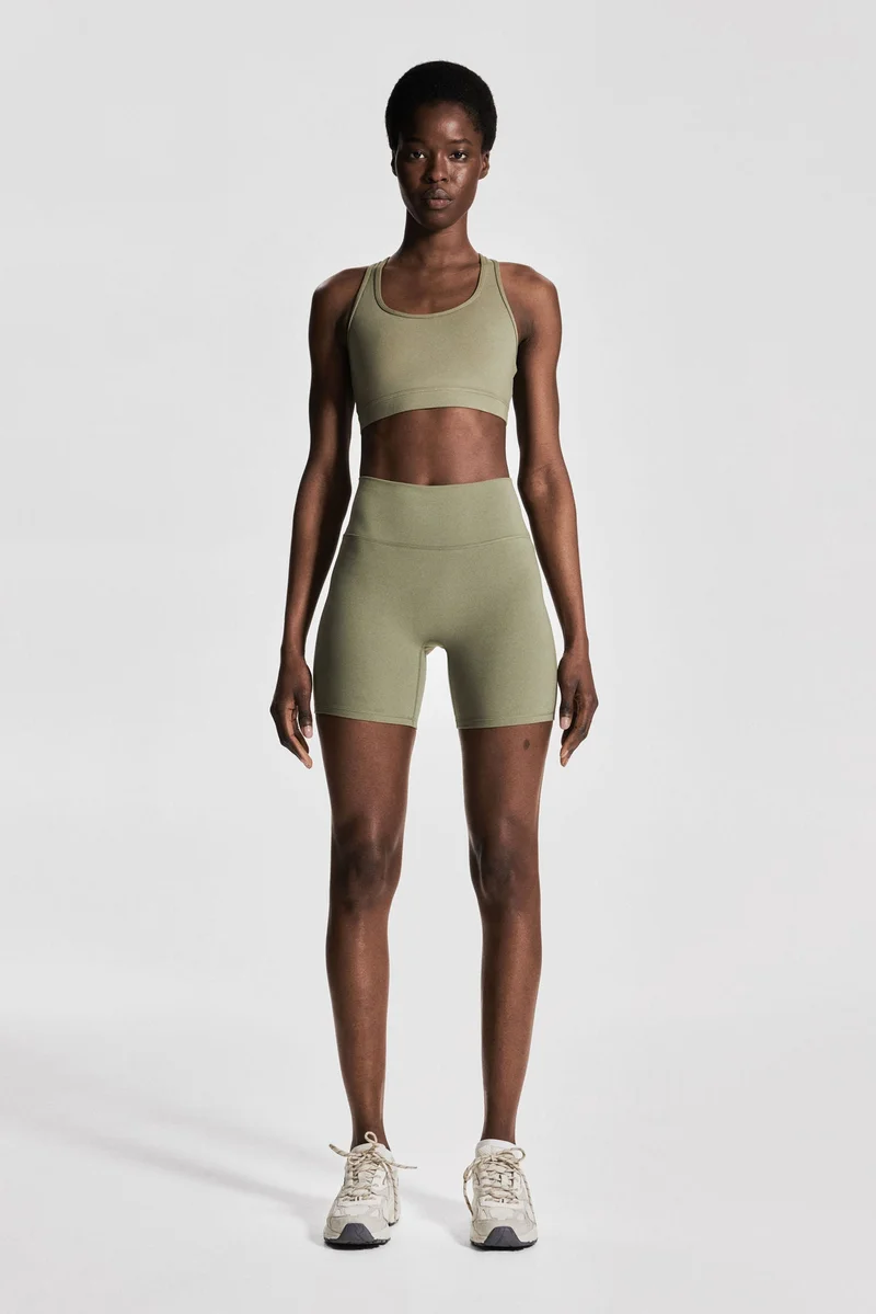 اتش اند ام شورت رياضي لركوب الدراجات من قماش سوفت موف