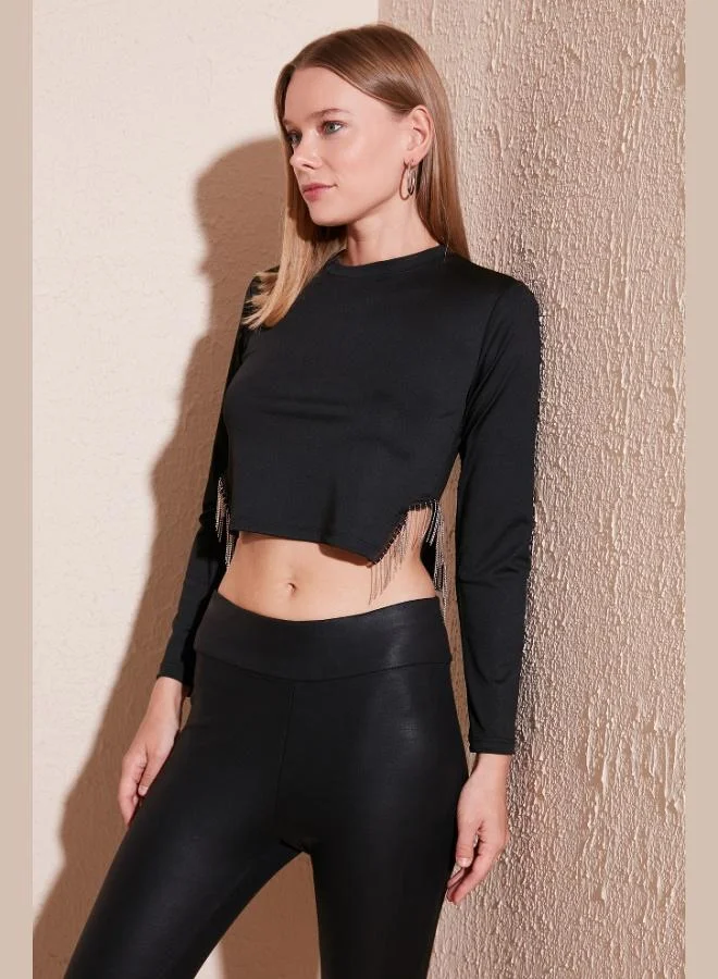 Lela Lela Slim Fit Crew Neck Crop Blouse with Side Chain Detail for Women 5865398