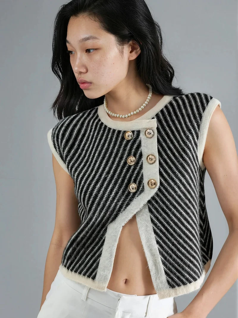 MY FASHION Textured Knitwear Cropped Waistcoat with Button Closure