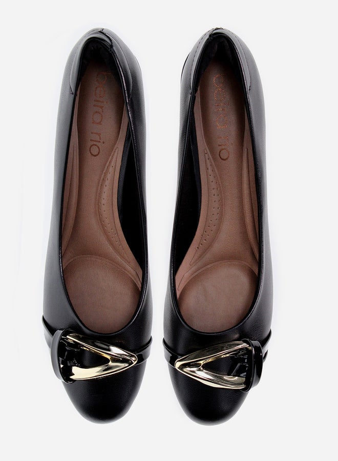 Beira Rio Solid Block Heel Shoes with Buckle Detail - Image 5