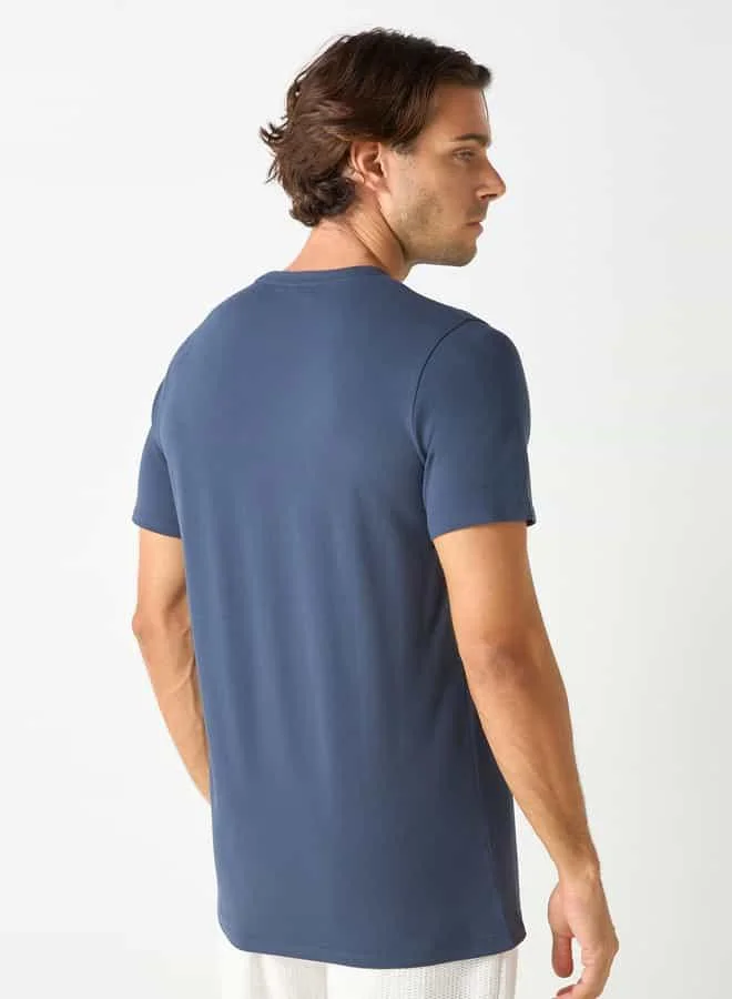 Iconic Iconic Typographic Print Crew Neck T-shirt with Short Sleeves