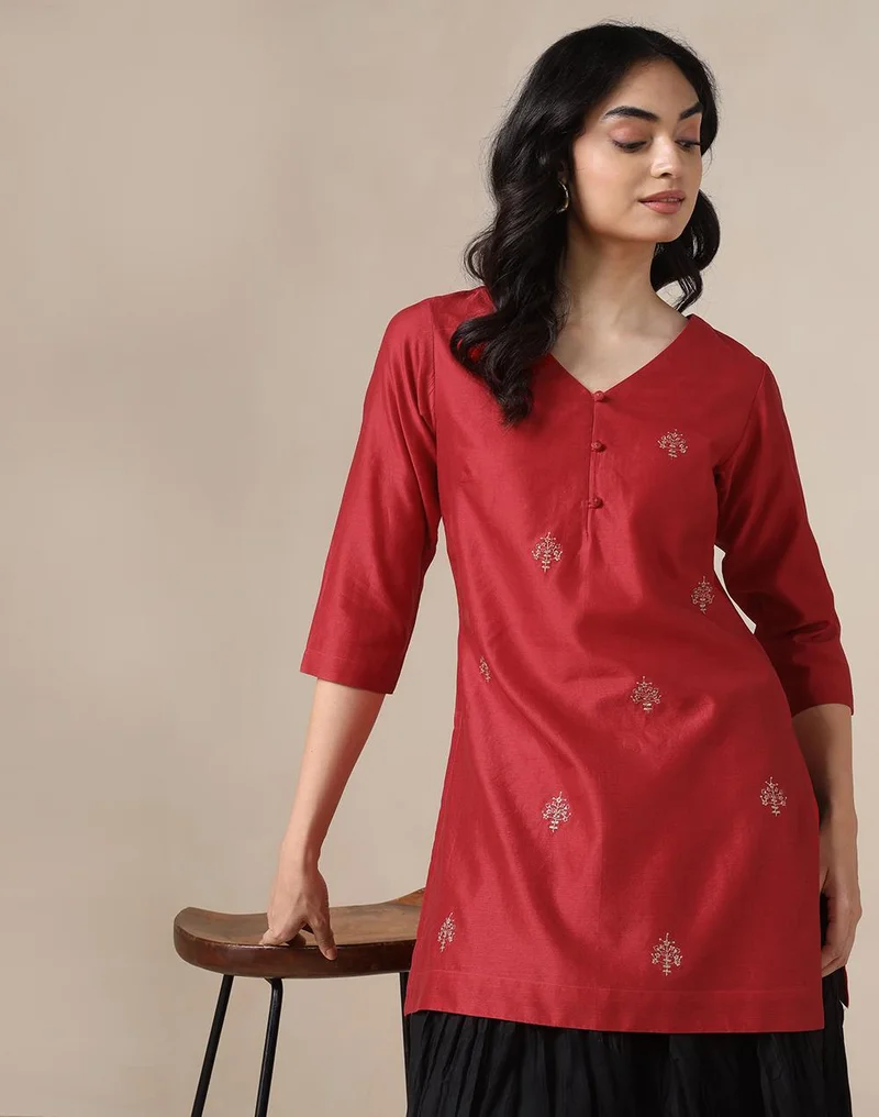 فاب انديا Red Cotton Silk Embroidered Slim Fit Short Kurta