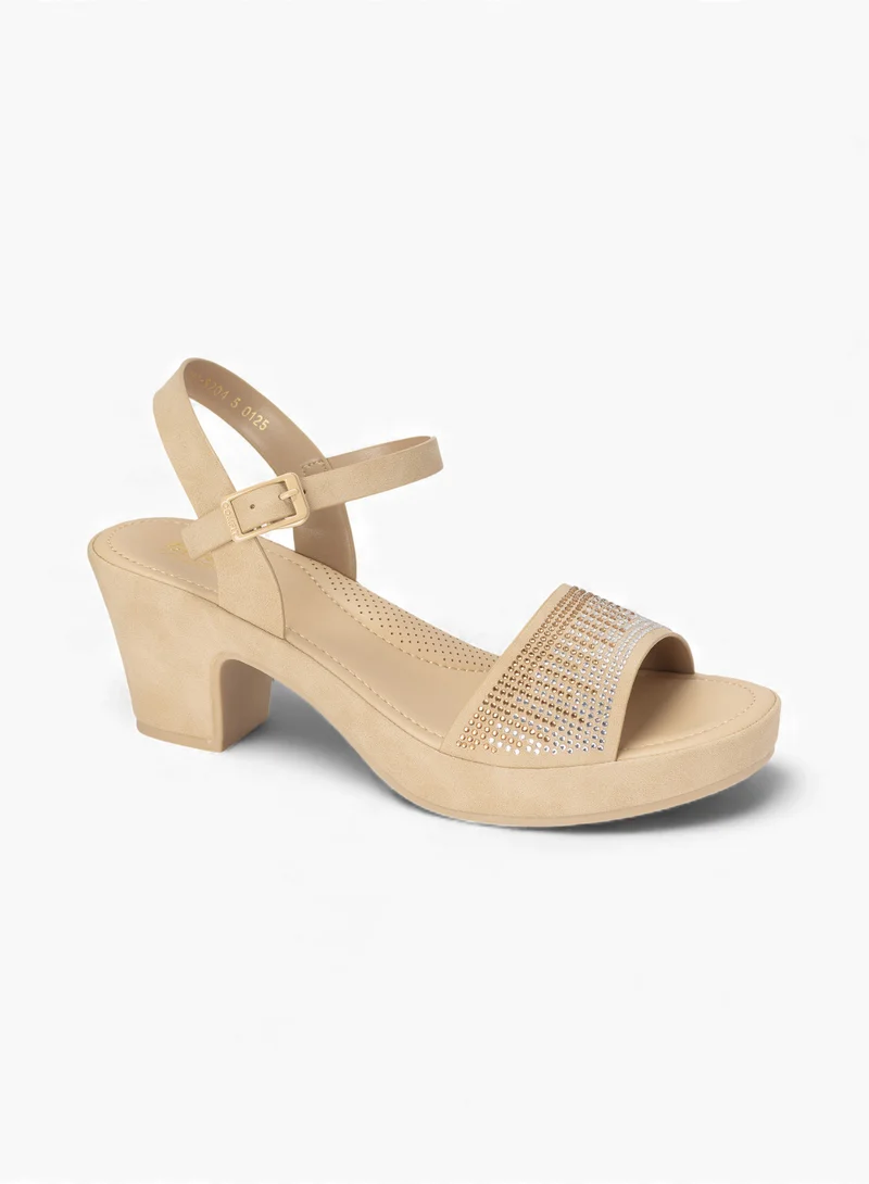 باتا كومفيت صندل بكعب عريض مزود بتفاصيل مزخرفة