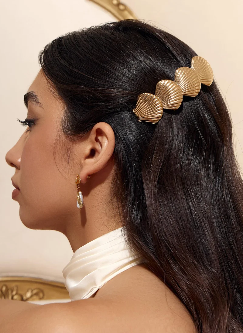 ليتشي مشبك شعر مزين بالأصداف