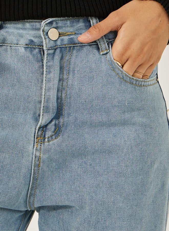 ستايلي جينز مستقيم بخصر مرتفع وتأثير باهت - Image 4