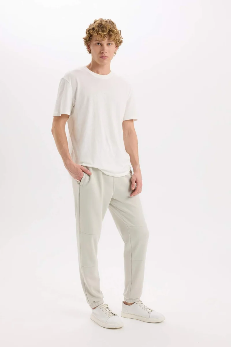 ديفاكتو Regular Fit Zipper Pocket Trousers