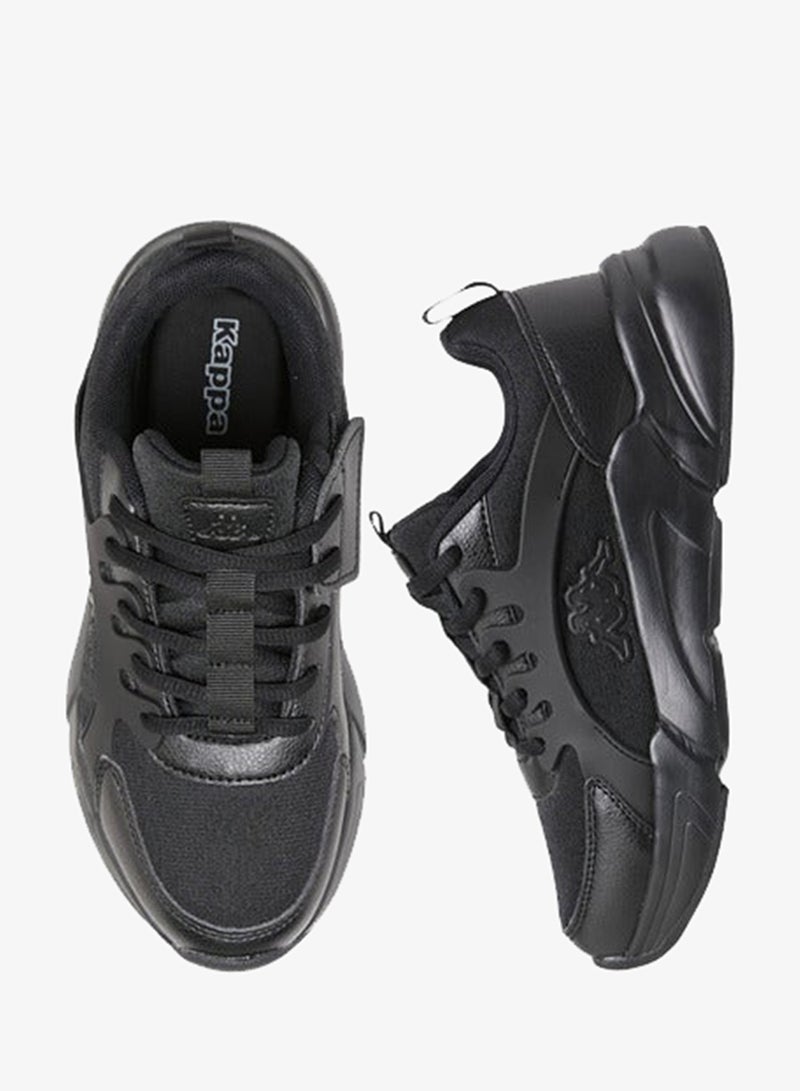 كابا حذاء رياضي للأولاد بتفاصيل شعار وإغلاق برباط - Image 3