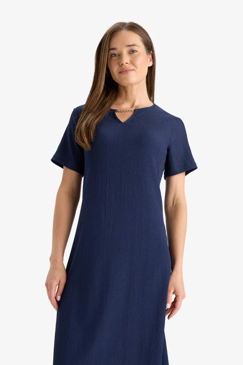 ديفاكتو Regular Fit Open Neck Basic Crepe Midi Dress