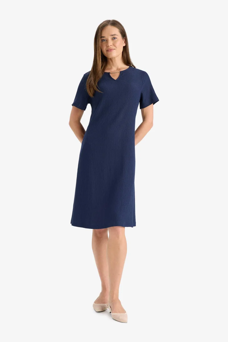 ديفاكتو Regular Fit Open Neck Basic Crepe Midi Dress