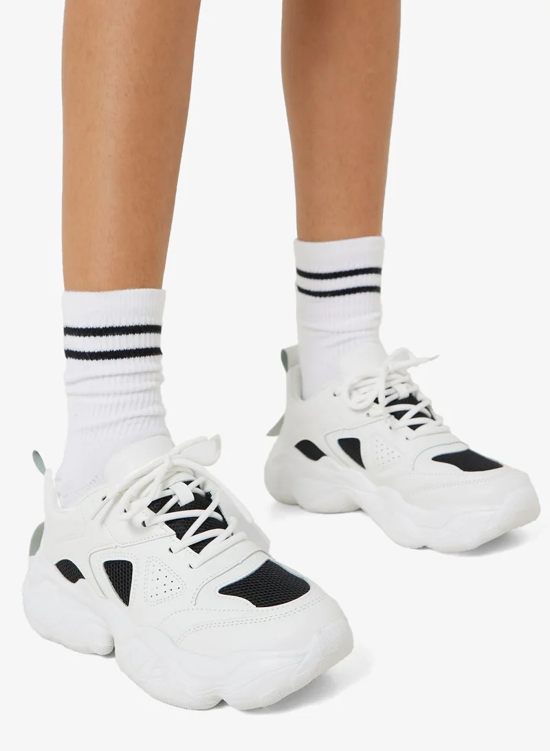 جينجر سنيكرز تشنكي