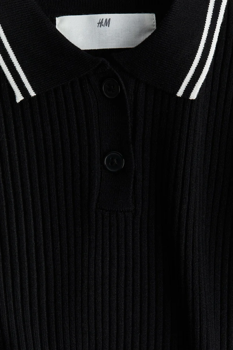 اتش اند ام بلوزة بياقة محبوكة بتصميم مرن