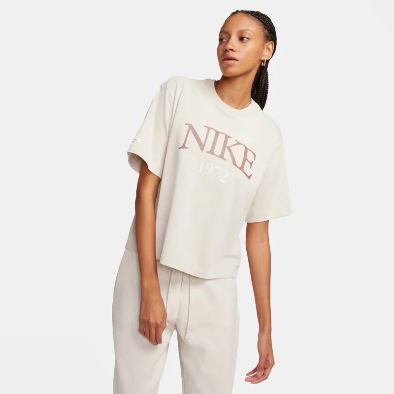 Nike Women's Sportswear Classic T-Shirt