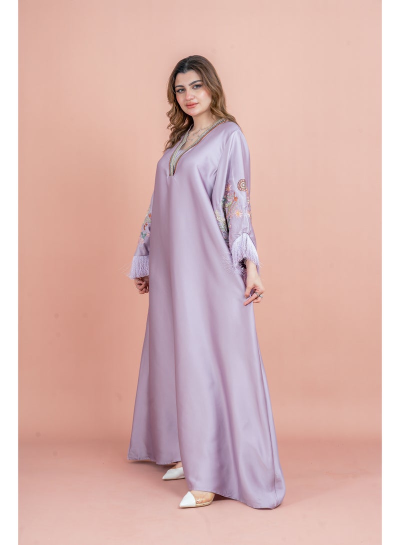 اكسا جلابية مطرزة بأكمام لامعة - Image 3