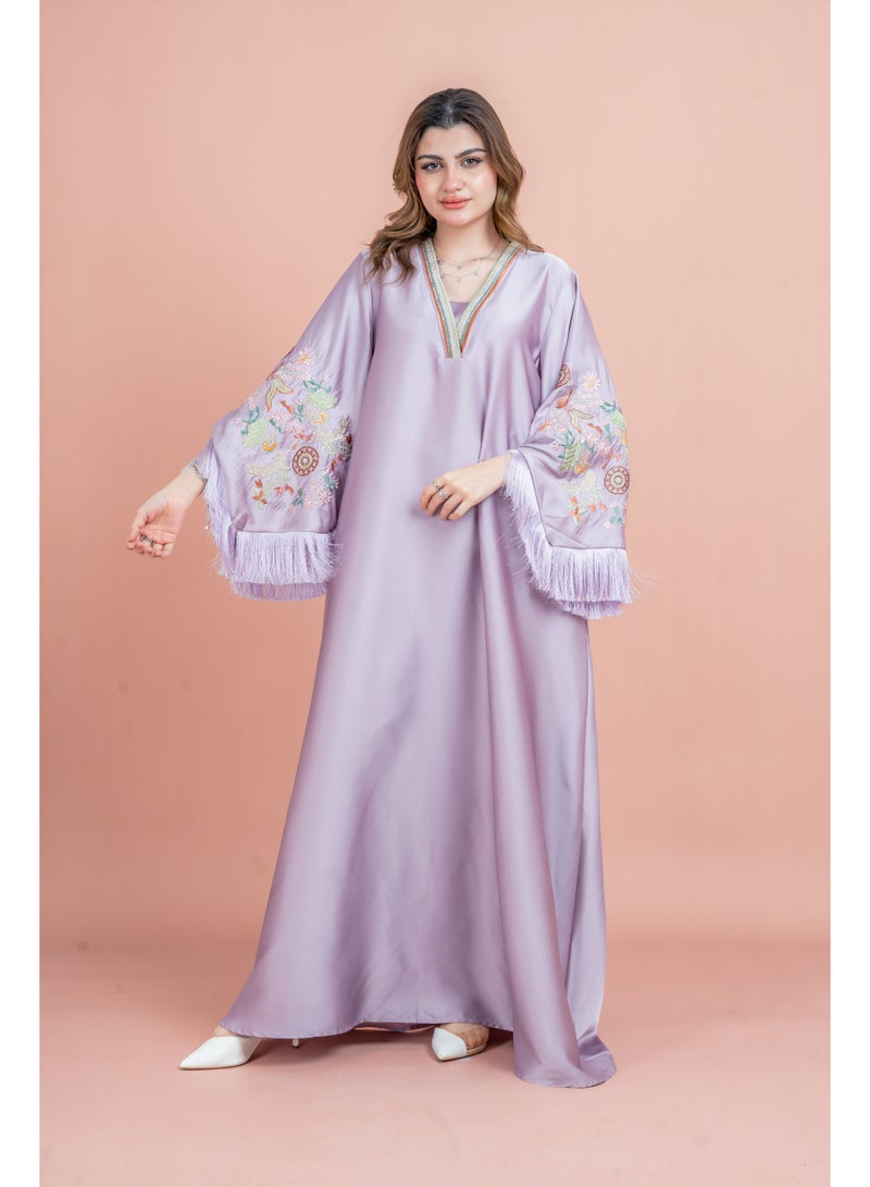 اكسا جلابية مطرزة بأكمام لامعة - Image 1