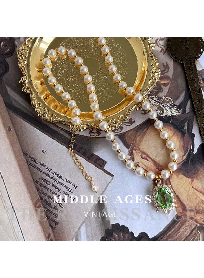 Starburst Green Gem Pearl Necklace - Retro Palace Style Light Luxury Clavicle Chain - Image 1