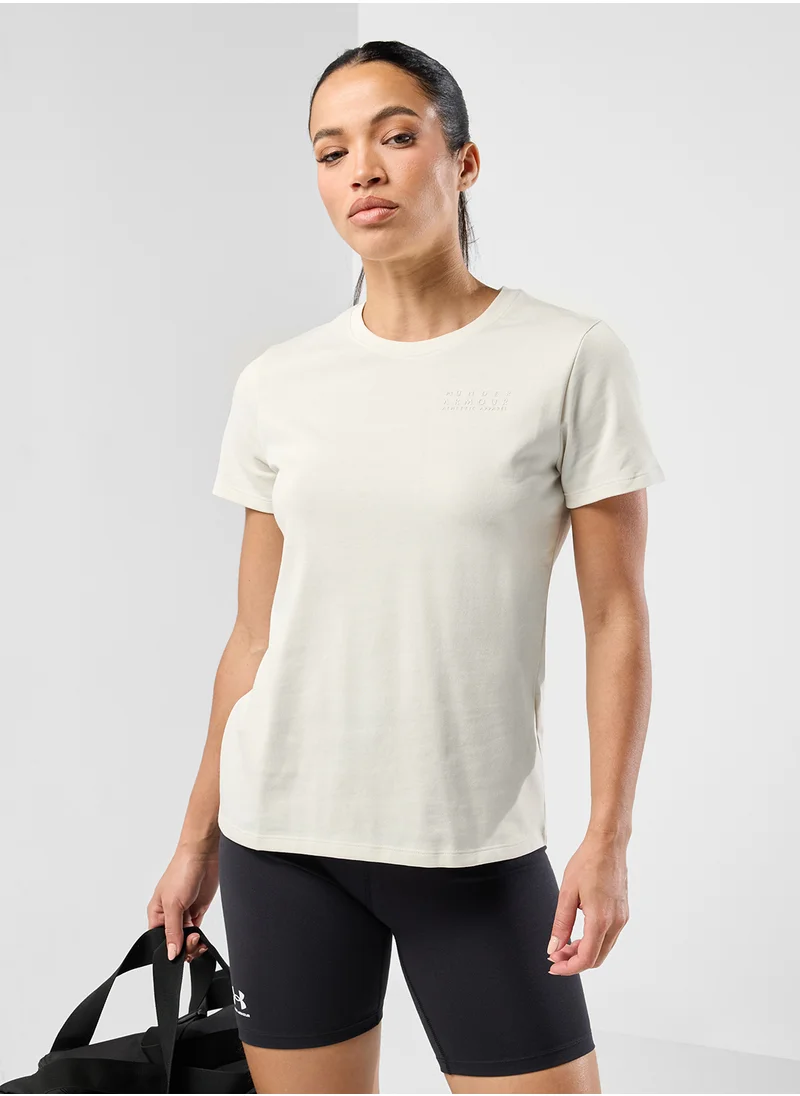 اندر ارمور Women's Heavyweight Branded Core T-shirt