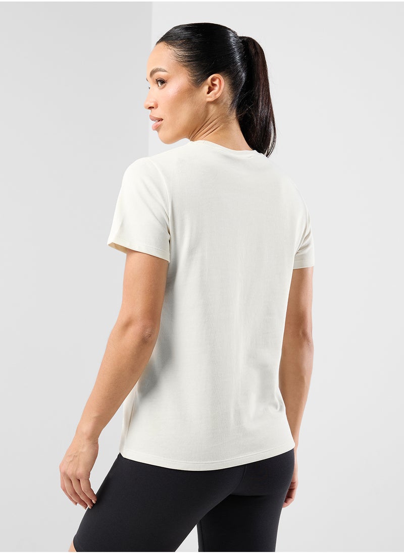 UNDER ARMOUR Women's Heavyweight Branded Core T-shirt  - Image 2