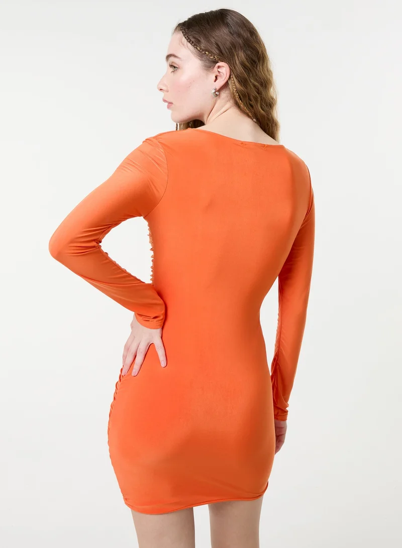 بينك فانيلا فستان قصير بأكمام طويلة وياقة مربعة بتفاصيل مجمعة