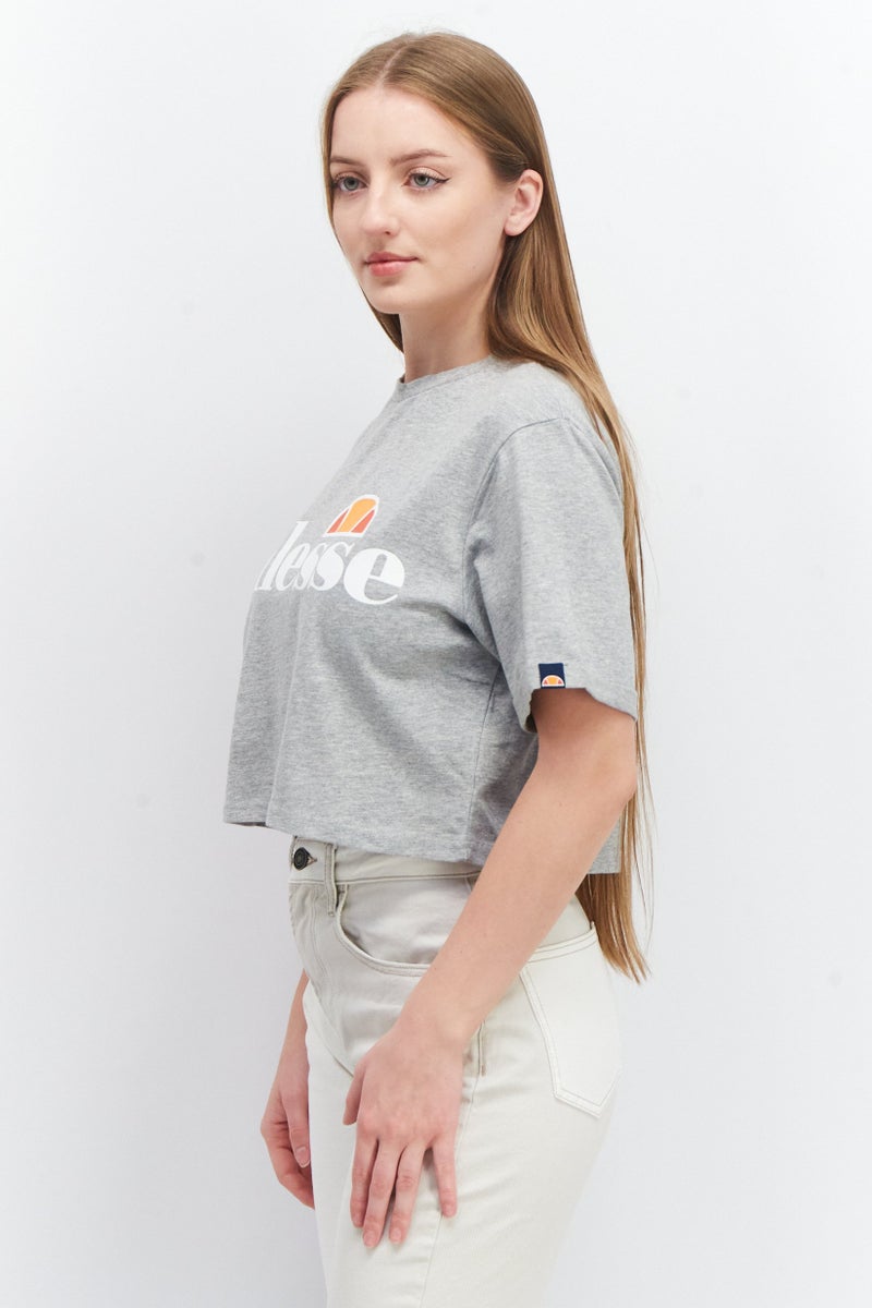 Ellesse تي شيرت نسائي بياقة دائرية وأكمام قصيرة بشعار العلامة التجارية، رمادي مائل إلى البياض - Image 2
