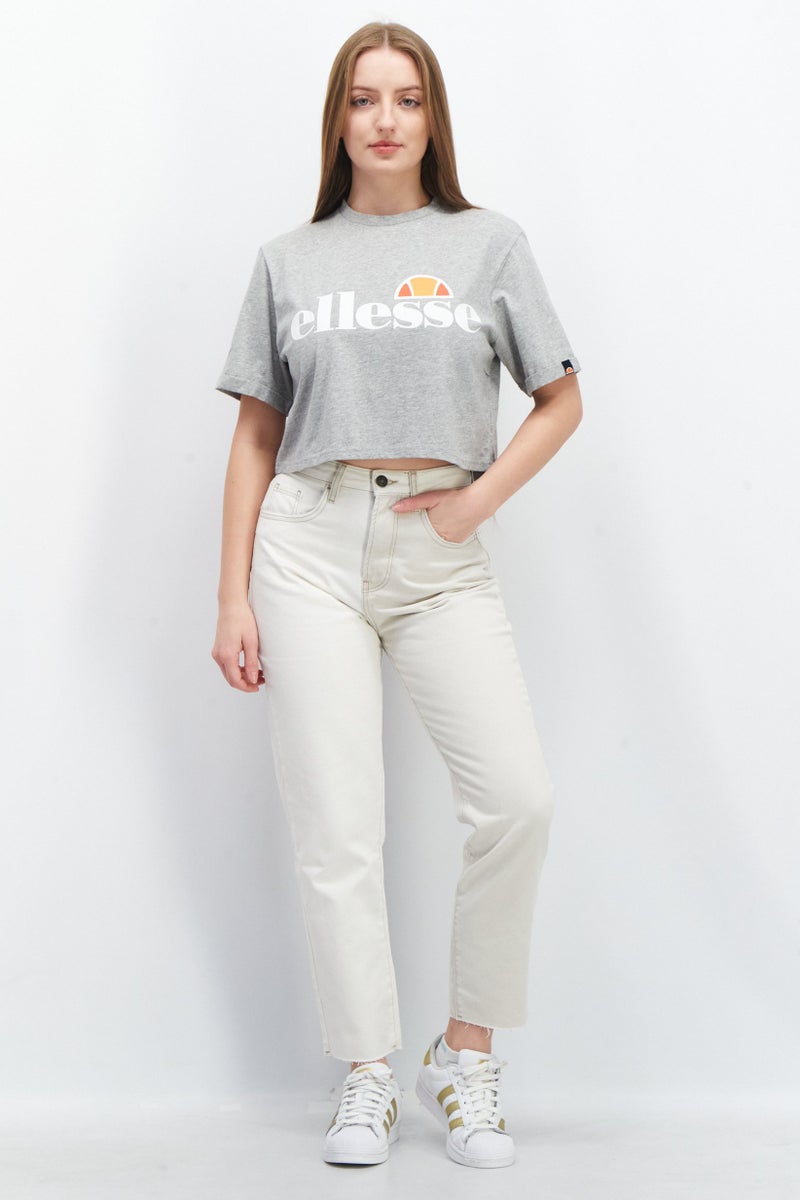 Ellesse تي شيرت نسائي بياقة دائرية وأكمام قصيرة بشعار العلامة التجارية، رمادي مائل إلى البياض - Image 4
