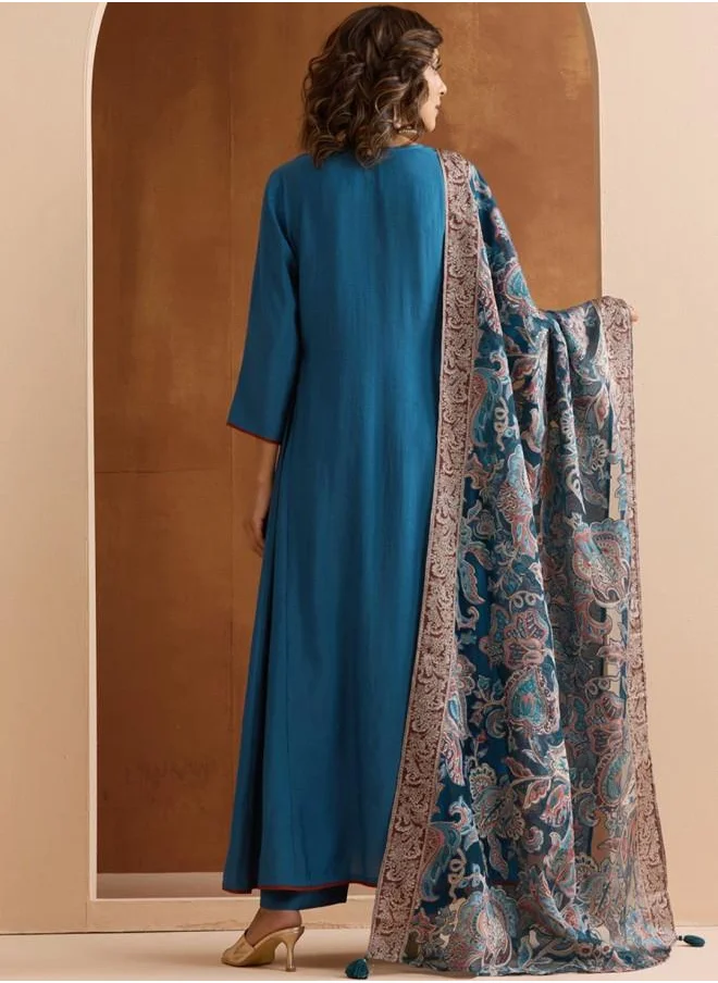 آي شين Straight Fit Women Teal Poly silk Kurta Set with Embroidered pattern Tunic and Palazzo features a Round neckline and Three-Fourth Sleeve secured with Elastic closure and styled in Straight Fit ideal for Festive moments — crafted to elevate your special moments.
