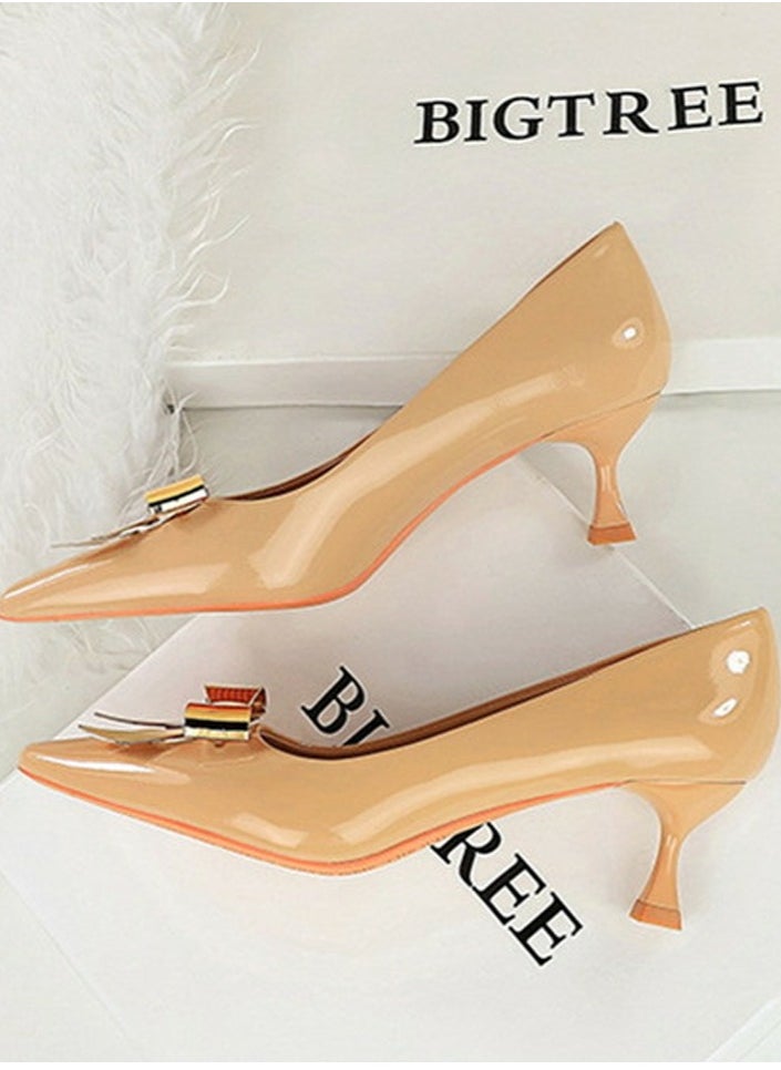 BIGTREE Women's Closed Pointed Toe Stiletto Pump Metal Bowknot Decoration Mid Heels Beige 5.5CM  - Image 3