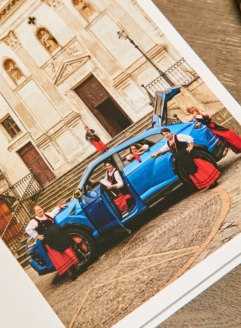 THAMES Lamborghini With Italy, For Italy