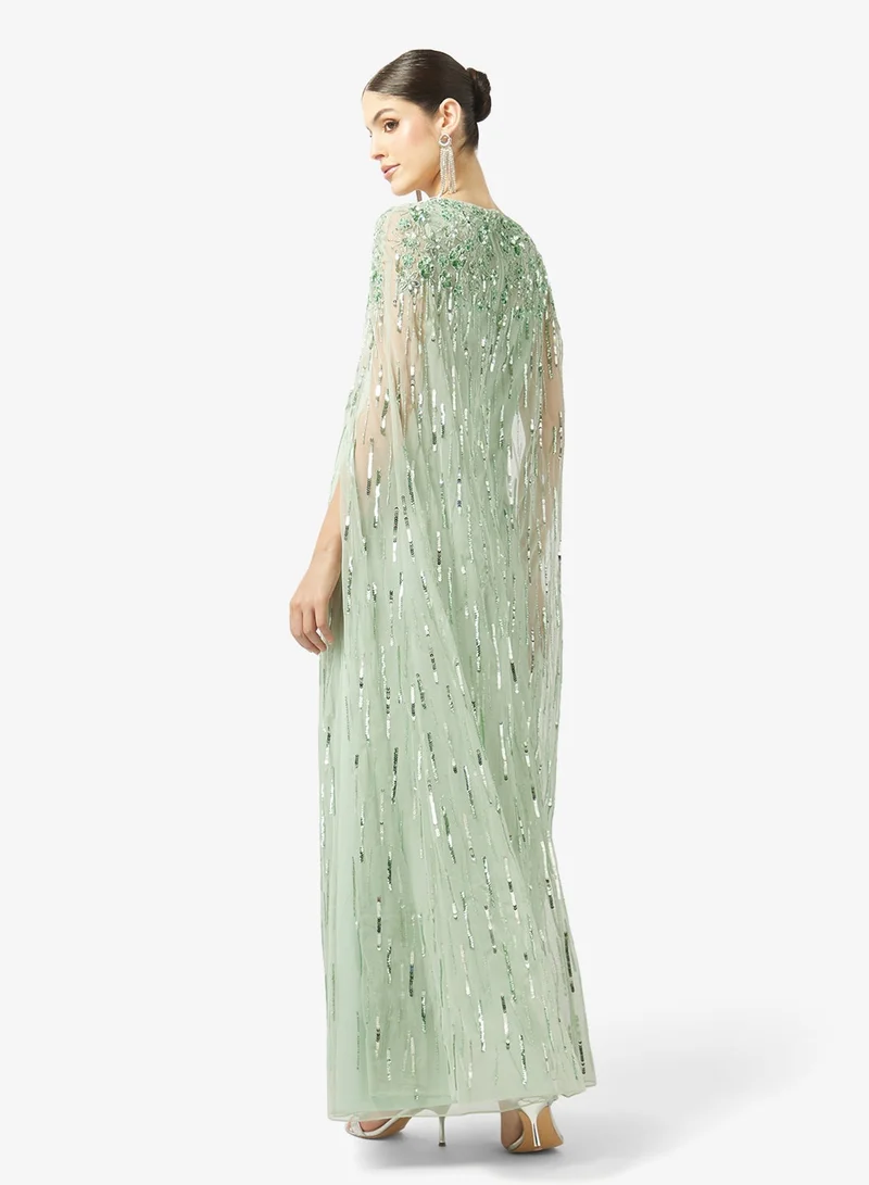 اميليا روز فستان ماكسي بأكمام كاب مزينة