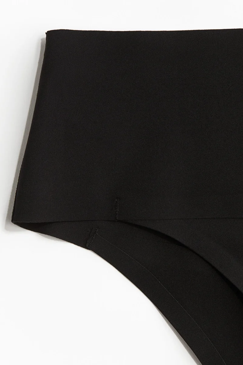 اتش اند ام سروال ثونغ لتحديد شكل الجسم